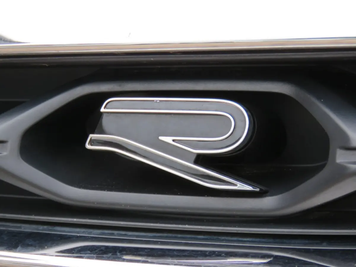 1.5 TSI 150pk DSG-aut. R-LINE / Trekhaak afn. / IQ Light / Camera / Stoelverw./ FABRIEKS garantie