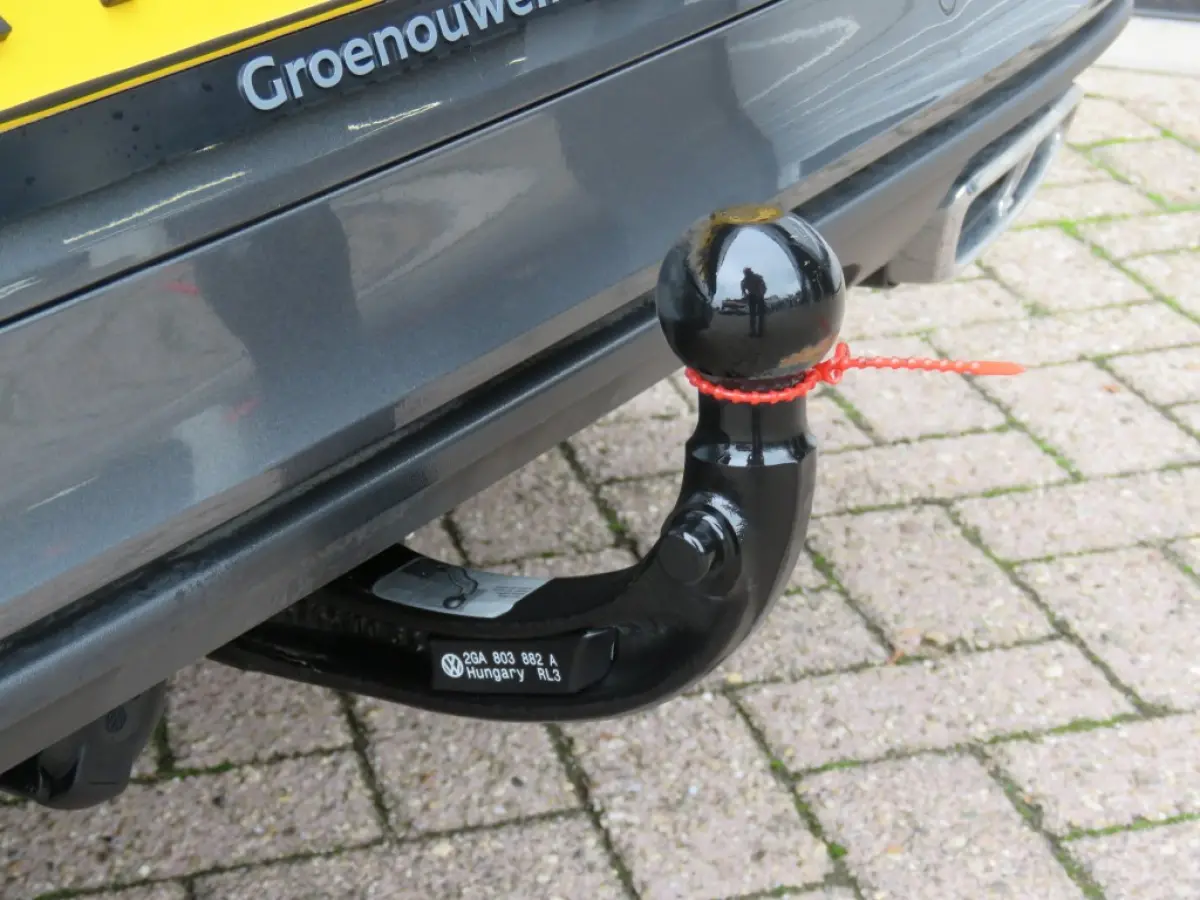 1.5 TSI 150pk DSG-aut. R-LINE / Trekhaak afn. / IQ Light / Camera / Stoelverw./ FABRIEKS garantie