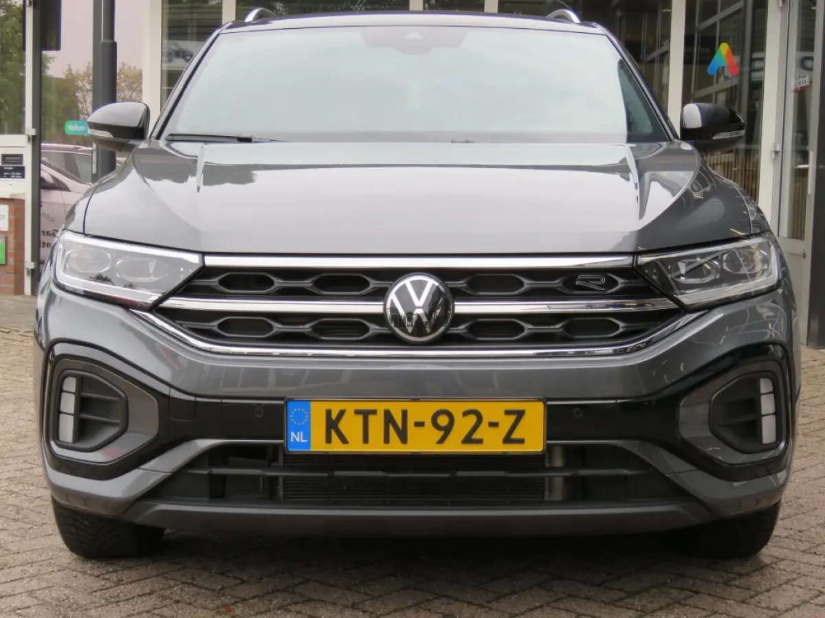 1.5 TSI 150pk DSG-aut. R-LINE / Trekhaak afn. / IQ Light / Camera / Stoelverw./ FABRIEKS garantie