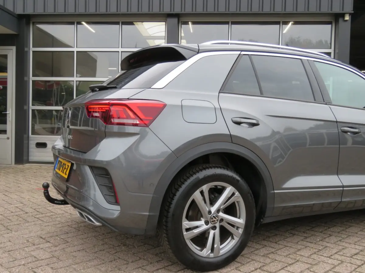 1.5 TSI 150pk DSG-aut. R-LINE / Trekhaak afn. / IQ Light / Camera / Stoelverw./ FABRIEKS garantie