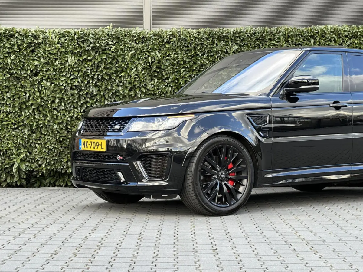 5.0 V8 Supercharged SVR, PANORAMADAK, MERIDIAN SOUND, CARBON, LEDER, ALCANTARA HEMEL, NAVIGATIE, LANE ASSIST, CRUISE CONTROL, CLIMATE CONTROL, BLIND SPOT, CAMERA, STOEL/STUURVERWARMING, ACHT