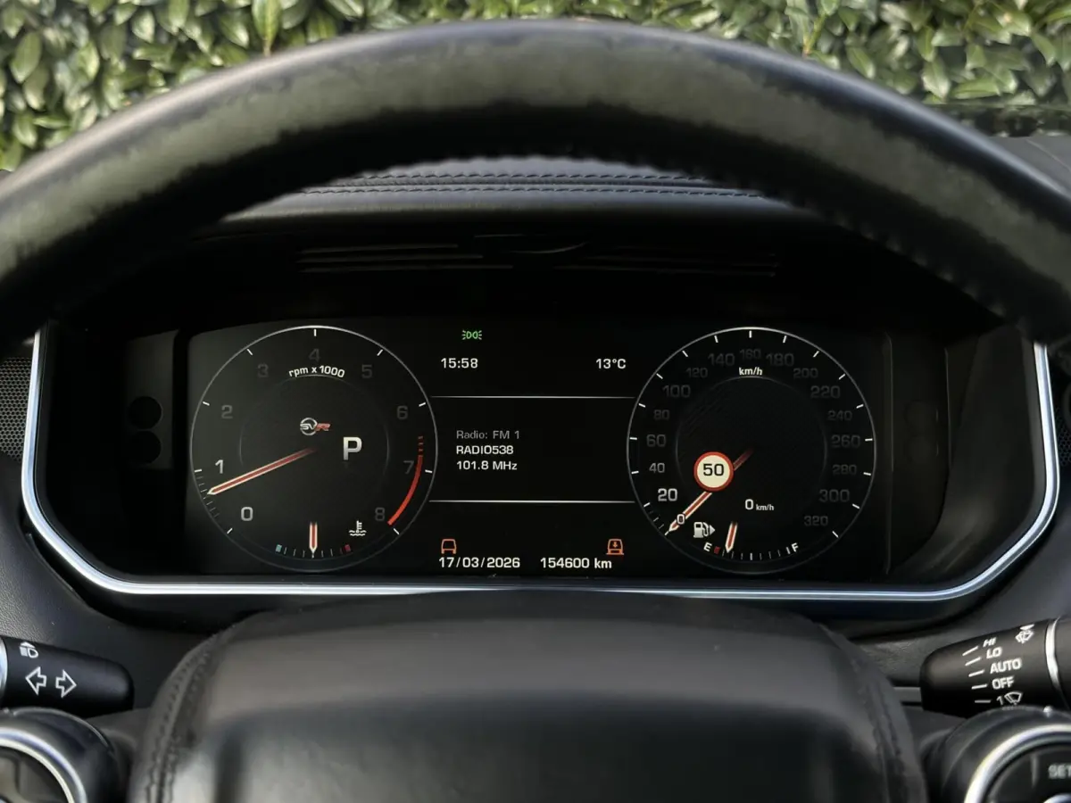 5.0 V8 Supercharged SVR, PANORAMADAK, MERIDIAN SOUND, CARBON, LEDER, ALCANTARA HEMEL, NAVIGATIE, LANE ASSIST, CRUISE CONTROL, CLIMATE CONTROL, BLIND SPOT, CAMERA, STOEL/STUURVERWARMING, ACHT