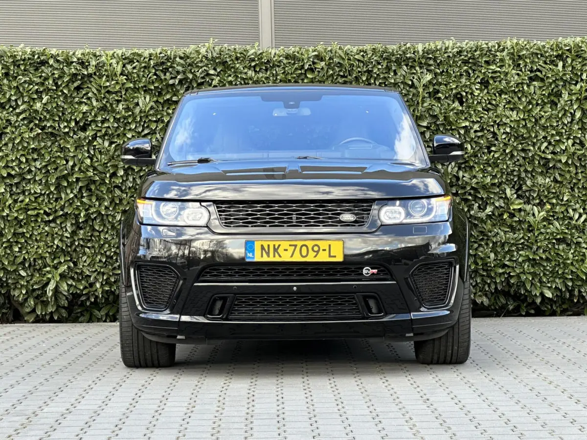 5.0 V8 Supercharged SVR, PANORAMADAK, MERIDIAN SOUND, CARBON, LEDER, ALCANTARA HEMEL, NAVIGATIE, LANE ASSIST, CRUISE CONTROL, CLIMATE CONTROL, BLIND SPOT, CAMERA, STOEL/STUURVERWARMING, ACHT
