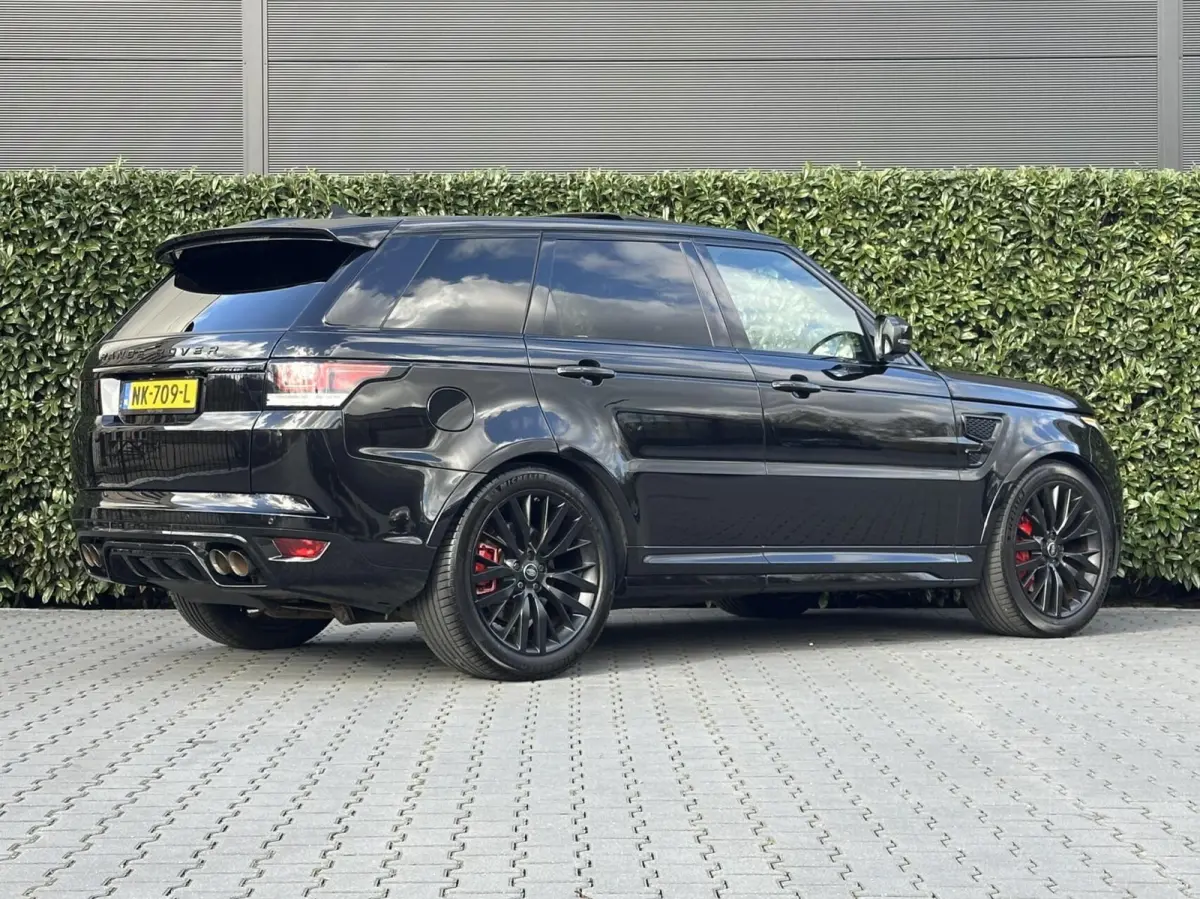 5.0 V8 Supercharged SVR, PANORAMADAK, MERIDIAN SOUND, CARBON, LEDER, ALCANTARA HEMEL, NAVIGATIE, LANE ASSIST, CRUISE CONTROL, CLIMATE CONTROL, BLIND SPOT, CAMERA, STOEL/STUURVERWARMING, ACHT