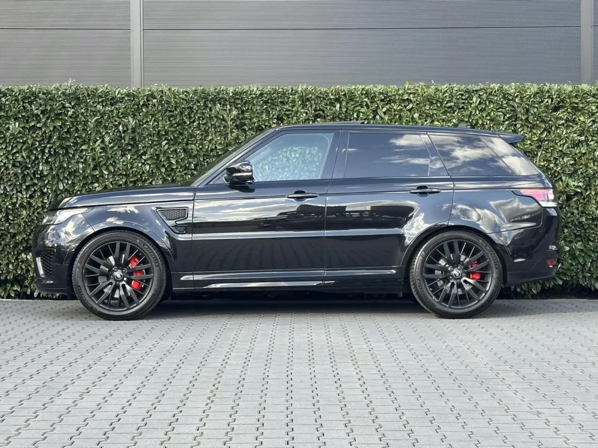5.0 V8 Supercharged SVR, PANORAMADAK, MERIDIAN SOUND, CARBON, LEDER, ALCANTARA HEMEL, NAVIGATIE, LANE ASSIST, CRUISE CONTROL, CLIMATE CONTROL, BLIND SPOT, CAMERA, STOEL/STUURVERWARMING, ACHT