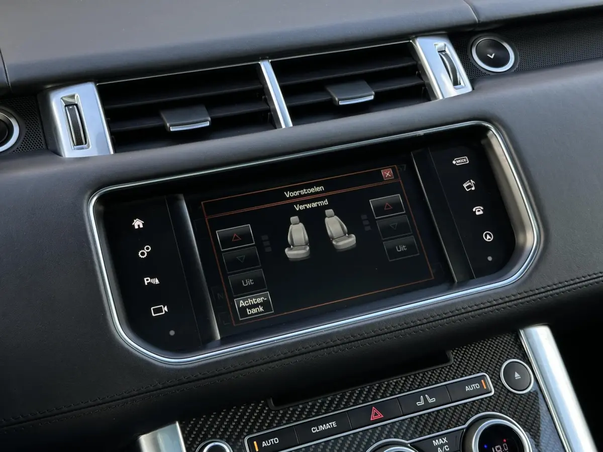 5.0 V8 Supercharged SVR, PANORAMADAK, MERIDIAN SOUND, CARBON, LEDER, ALCANTARA HEMEL, NAVIGATIE, LANE ASSIST, CRUISE CONTROL, CLIMATE CONTROL, BLIND SPOT, CAMERA, STOEL/STUURVERWARMING, ACHT