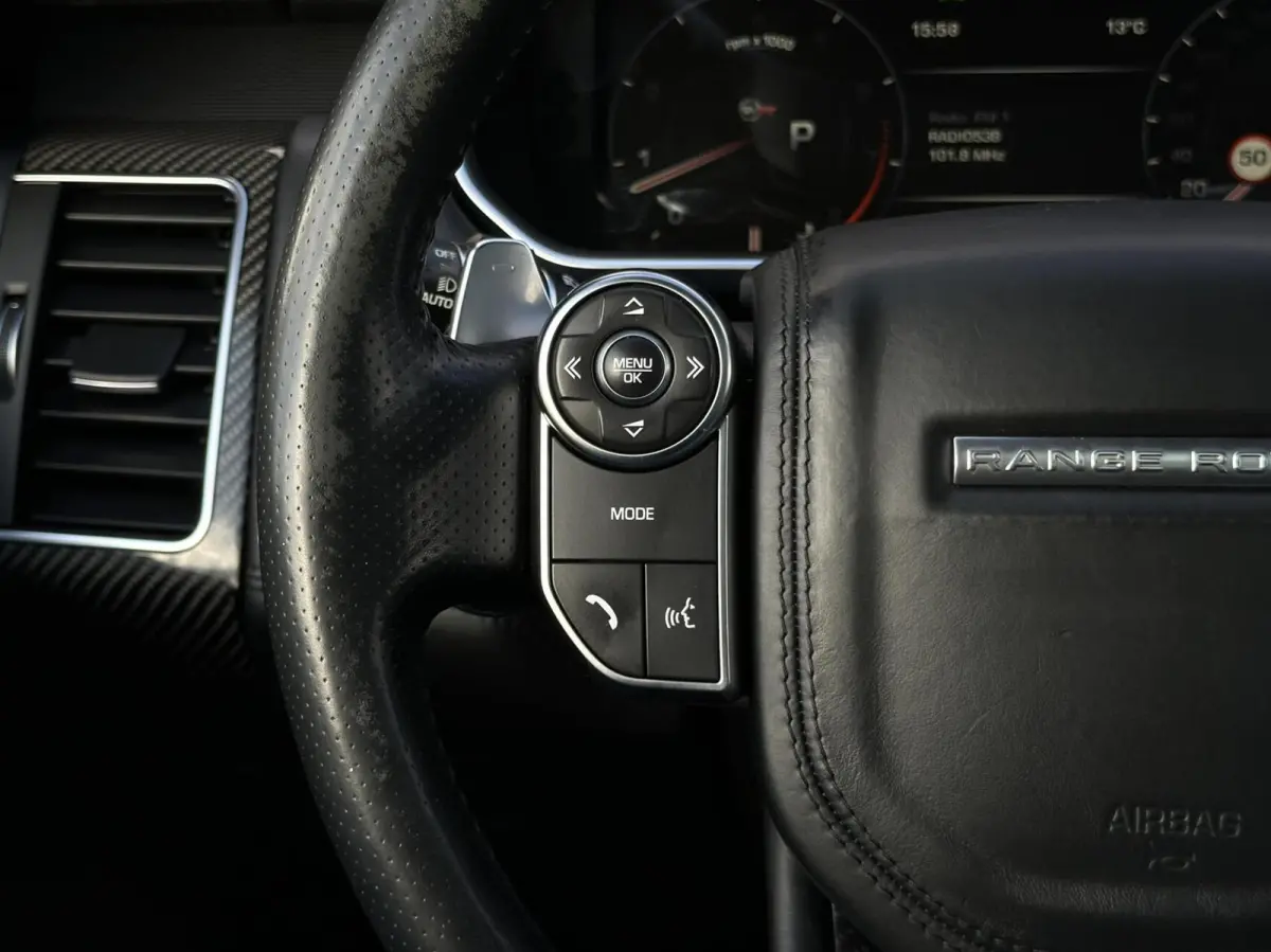5.0 V8 Supercharged SVR, PANORAMADAK, MERIDIAN SOUND, CARBON, LEDER, ALCANTARA HEMEL, NAVIGATIE, LANE ASSIST, CRUISE CONTROL, CLIMATE CONTROL, BLIND SPOT, CAMERA, STOEL/STUURVERWARMING, ACHT