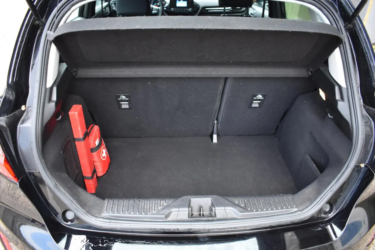 1.1 Trend | Airco | Bluetooth | Parkeersensoren |