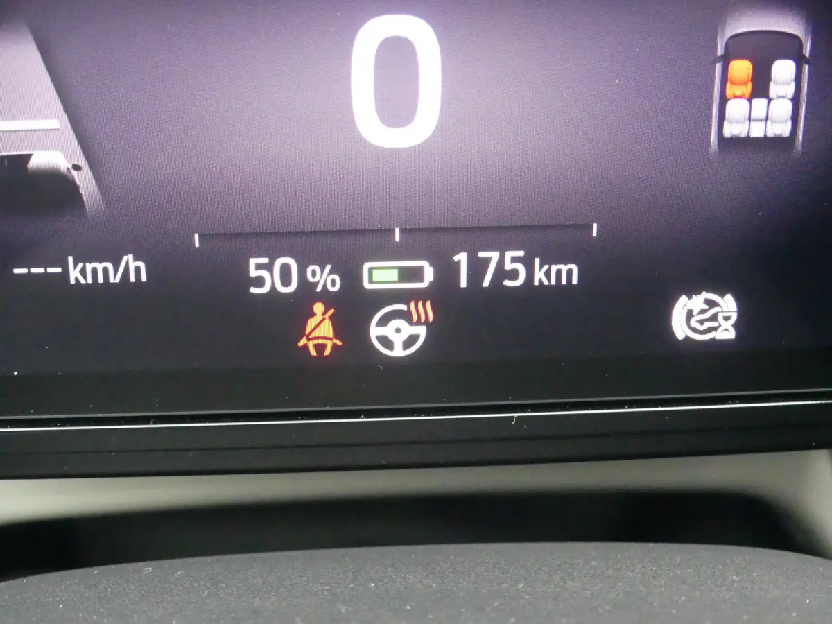 Style Standard Range RWD 52 kWh | SOH 100% | ADAPTIVE CRUISE | DODEHOEKDETECTIE | CAMERA | STOEL+STUUR+VOORRUITVERWARMING | ELEKTRISCH VERSTELB STOEL MET GEHEUGEN EN MASSAGE | PARKEERSENSORE