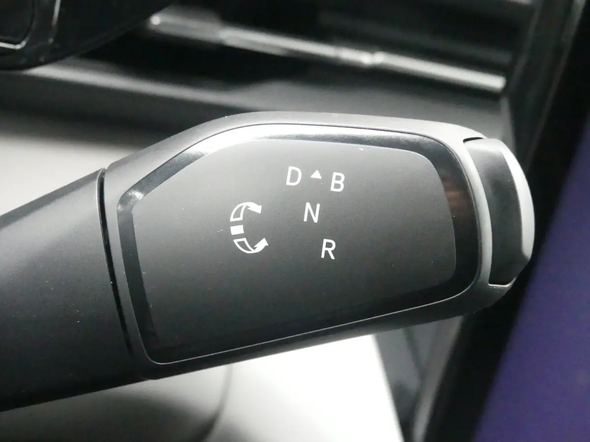 Style Standard Range RWD 52 kWh | SOH 100% | ADAPTIVE CRUISE | DODEHOEKDETECTIE | CAMERA | STOEL+STUUR+VOORRUITVERWARMING | ELEKTRISCH VERSTELB STOEL MET GEHEUGEN EN MASSAGE | PARKEERSENSORE