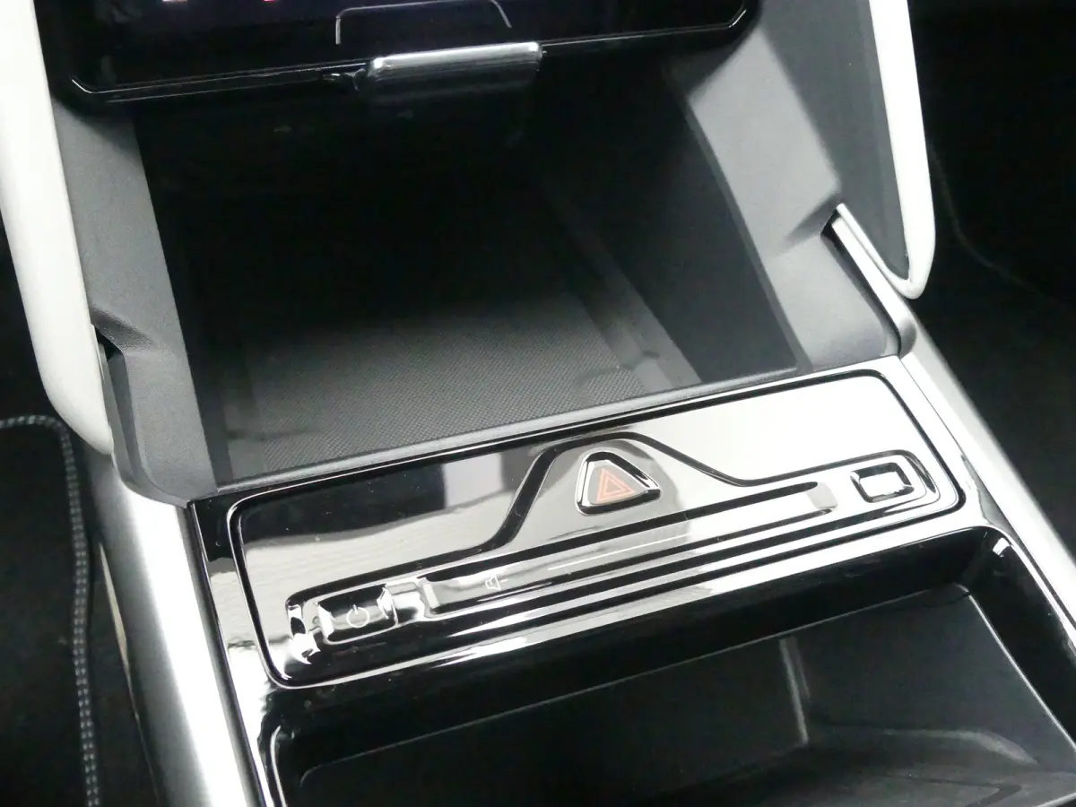Style Standard Range RWD 52 kWh | SOH 100% | ADAPTIVE CRUISE | DODEHOEKDETECTIE | CAMERA | STOEL+STUUR+VOORRUITVERWARMING | ELEKTRISCH VERSTELB STOEL MET GEHEUGEN EN MASSAGE | PARKEERSENSORE
