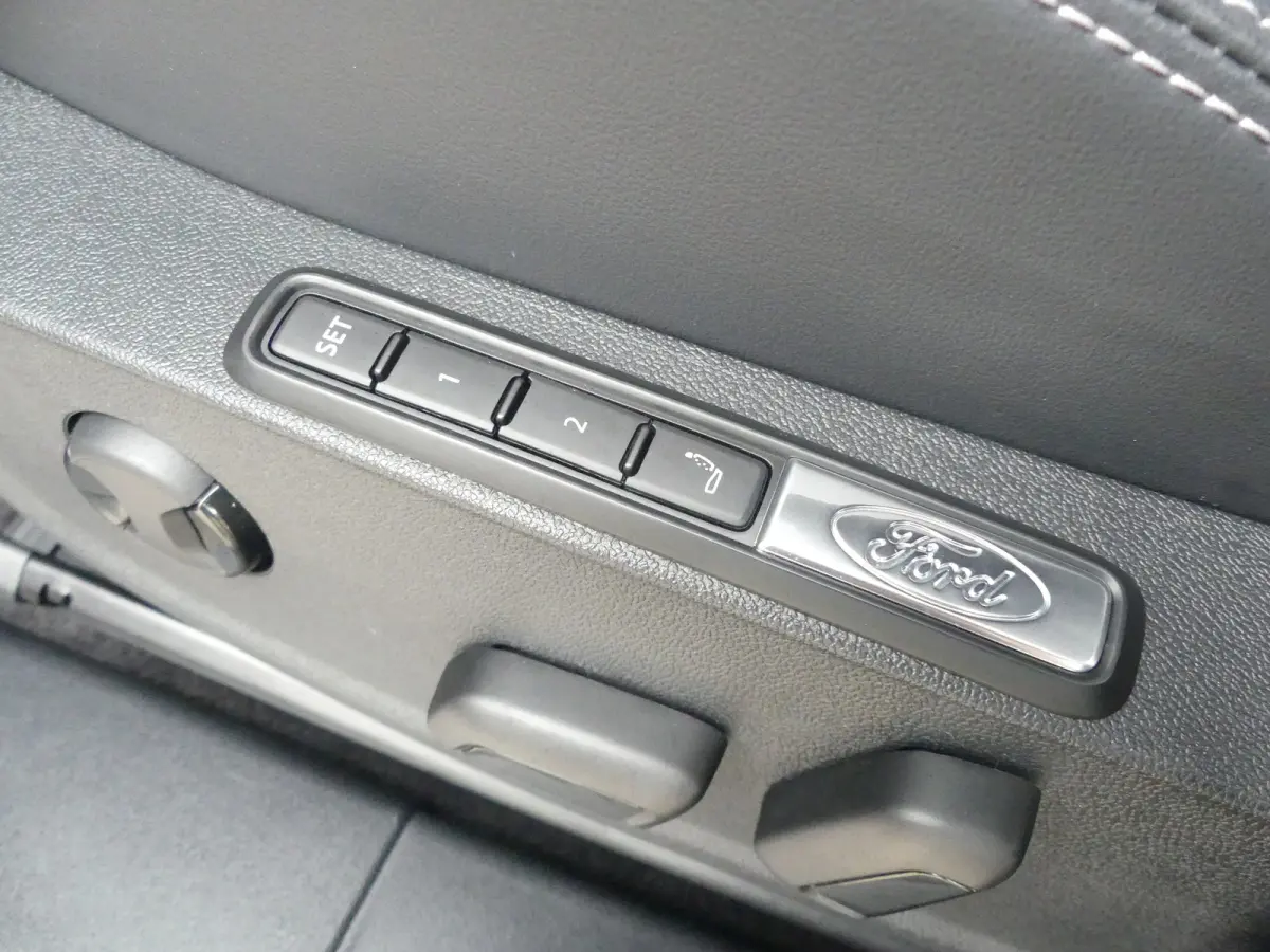 Style Standard Range RWD 52 kWh | SOH 100% | ADAPTIVE CRUISE | DODEHOEKDETECTIE | CAMERA | STOEL+STUUR+VOORRUITVERWARMING | ELEKTRISCH VERSTELB STOEL MET GEHEUGEN EN MASSAGE | PARKEERSENSORE