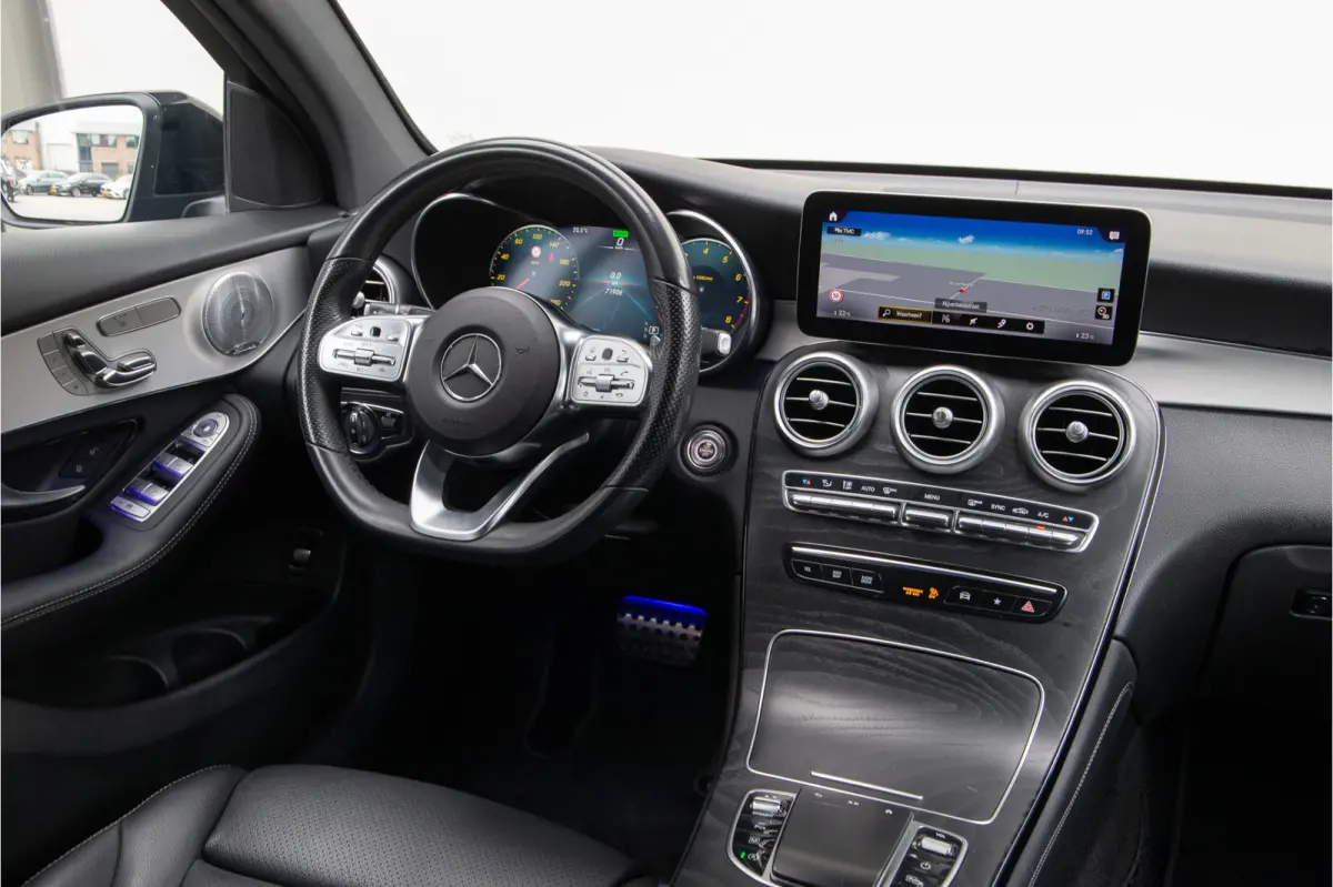 300 4MATIC Premium AMG Digital Cockpit, Burmester, Leder, Distronic, Memory Facelift