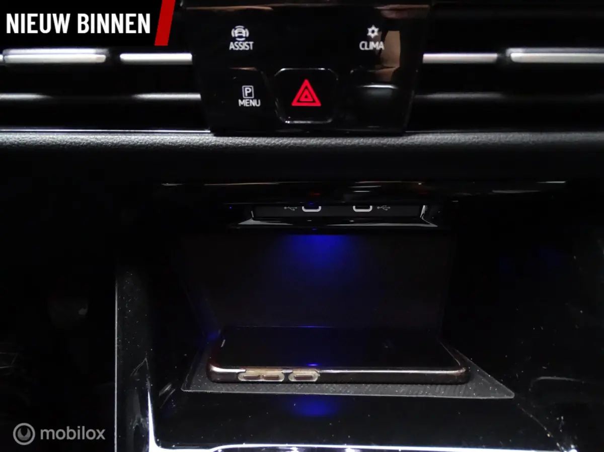 1.5 TSI Style | Camera | Ambient