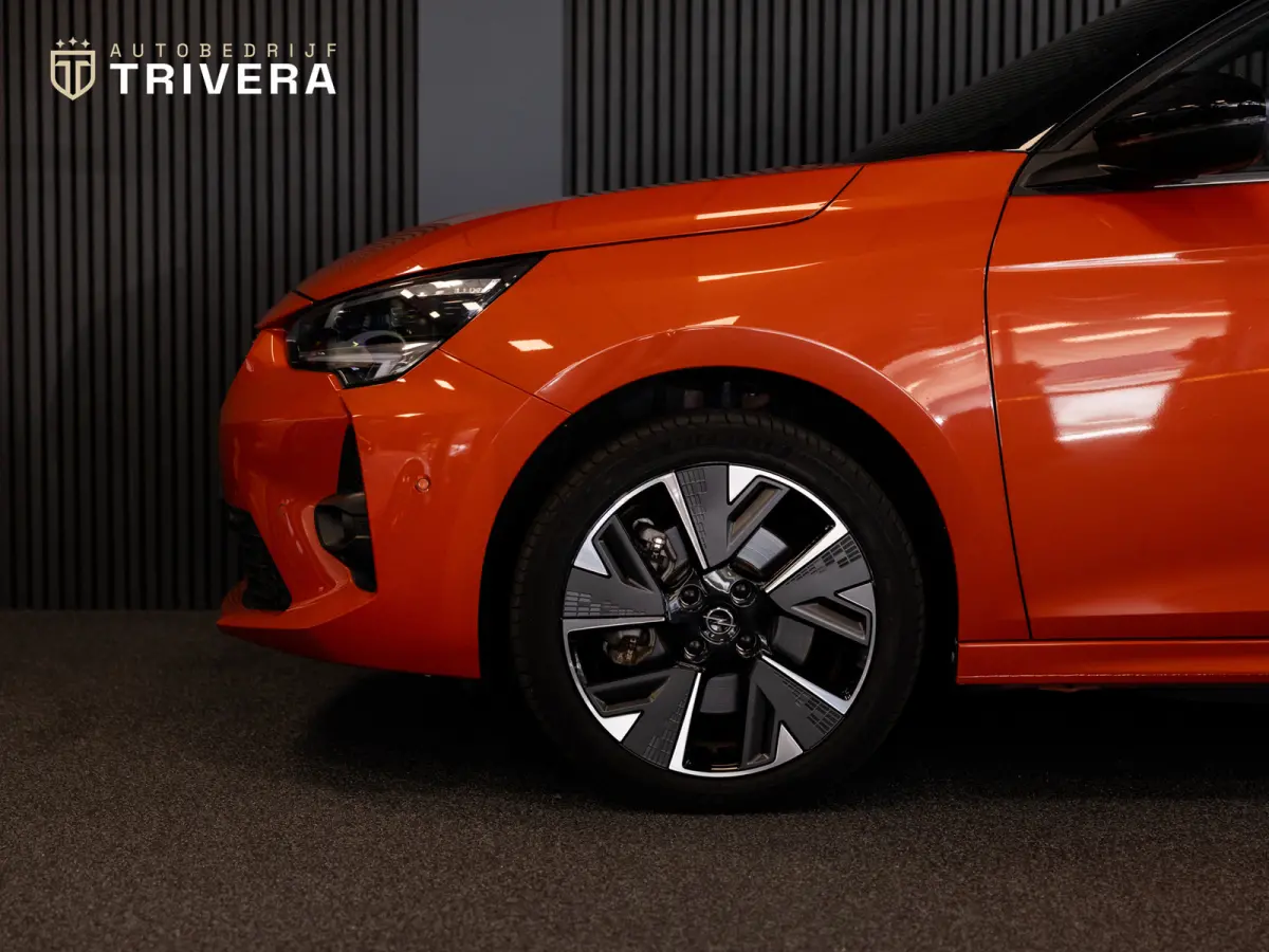 Ultimate 50 kWh 136PK l SoH 96% l NAV l 180° CAMERA l 1st eig.l BTW Auto l Keyless entry l Dealer onderh.l ALS NIEUW