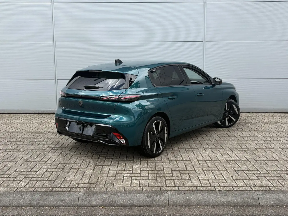 Allure EV 54 kWh | Camera | Cruise Control | Navigatie | Keyless entry | Apple carplay/Android Auto