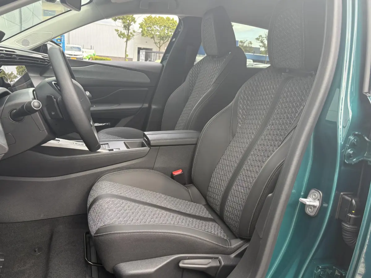 Allure EV 54 kWh | Camera | Cruise Control | Navigatie | Keyless entry | Apple carplay/Android Auto
