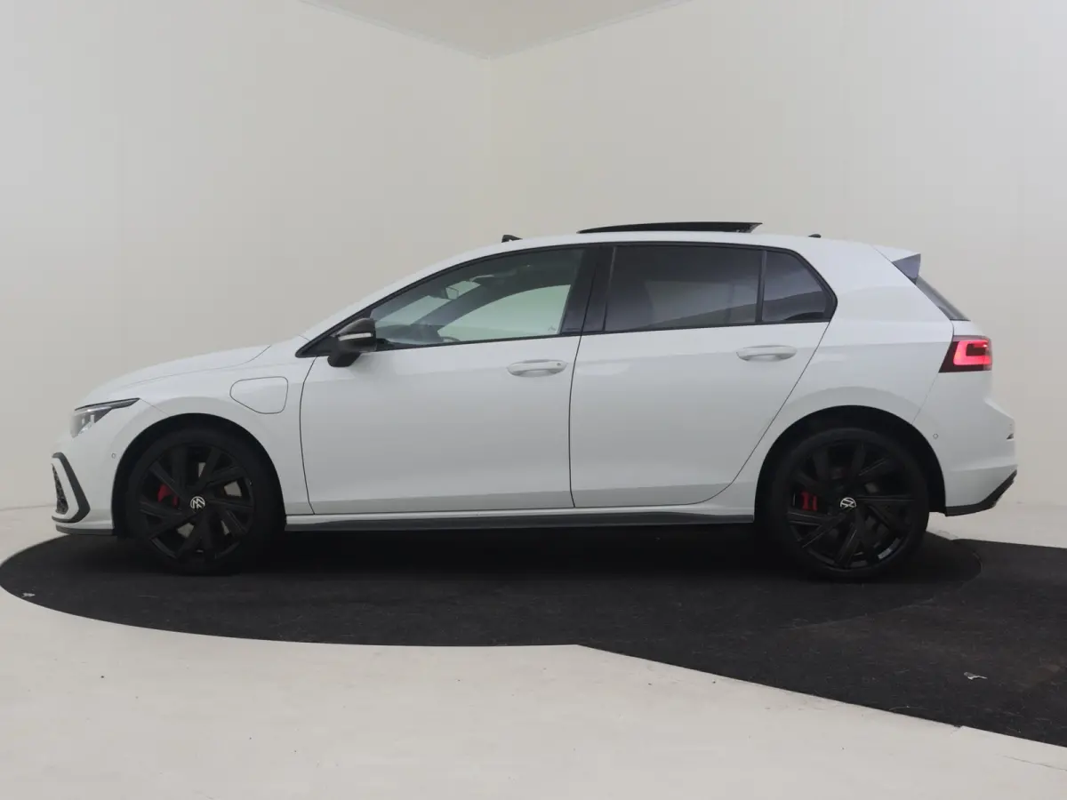 1.4 eHybrid GTE 245PK DSG/AUTO | elektr glazen pano-dak | Camera | Matrix-LED | App connect | Cruise control adapt | Stoel/stuurverw | Climate control | Keyless | DAB | 18"LMV