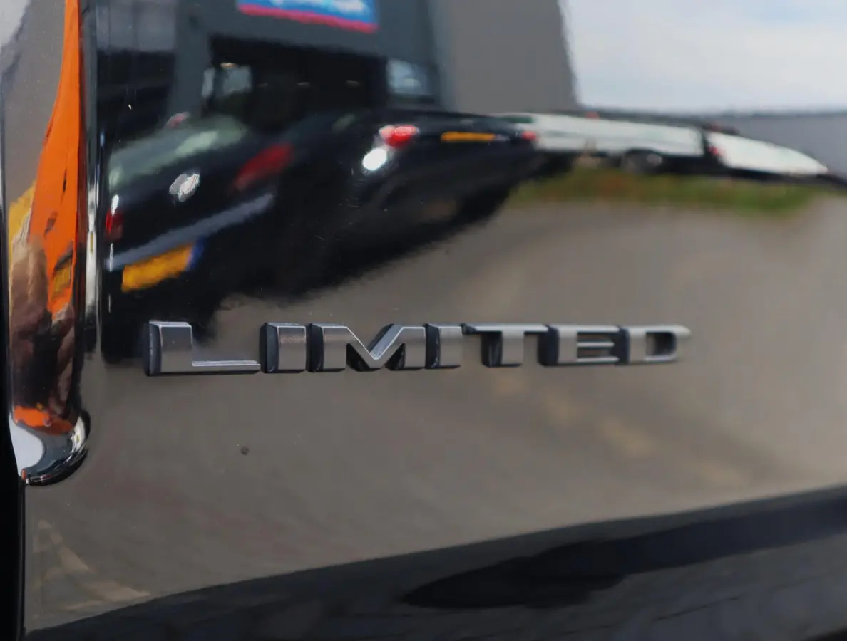 1500 5.7 V8 4x4 Crew Cab Limited | Luchtvering| H+K | Off-Road-pakket | LPG | Full options