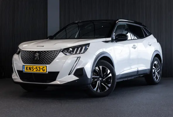 Peugeot E-2008 EV Active 50kWh l GT Line l SoH 96% l CAM. l 1ste eig. l NAV.l FULL OPTION l Als Nieuw
