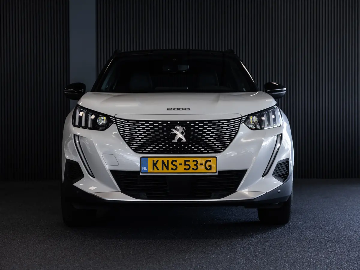 Peugeot E-2008 EV Active 50kWh l GT Line l SoH 96% l CAM. l 1ste eig. l NAV.l FULL OPTION l Als Nieuw