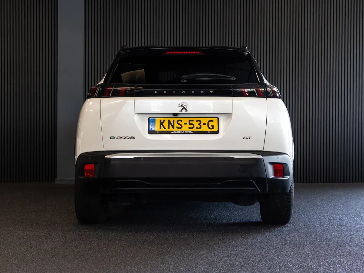 Peugeot E-2008 EV Active 50kWh l GT Line l SoH 96% l CAM. l 1ste eig. l NAV.l FULL OPTION l Als Nieuw