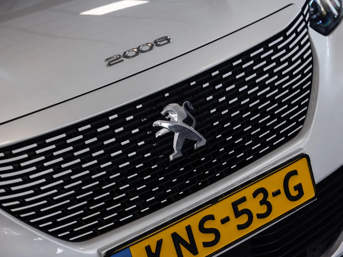 Peugeot E-2008 EV Active 50kWh l GT Line l SoH 96% l CAM. l 1ste eig. l NAV.l FULL OPTION l Als Nieuw