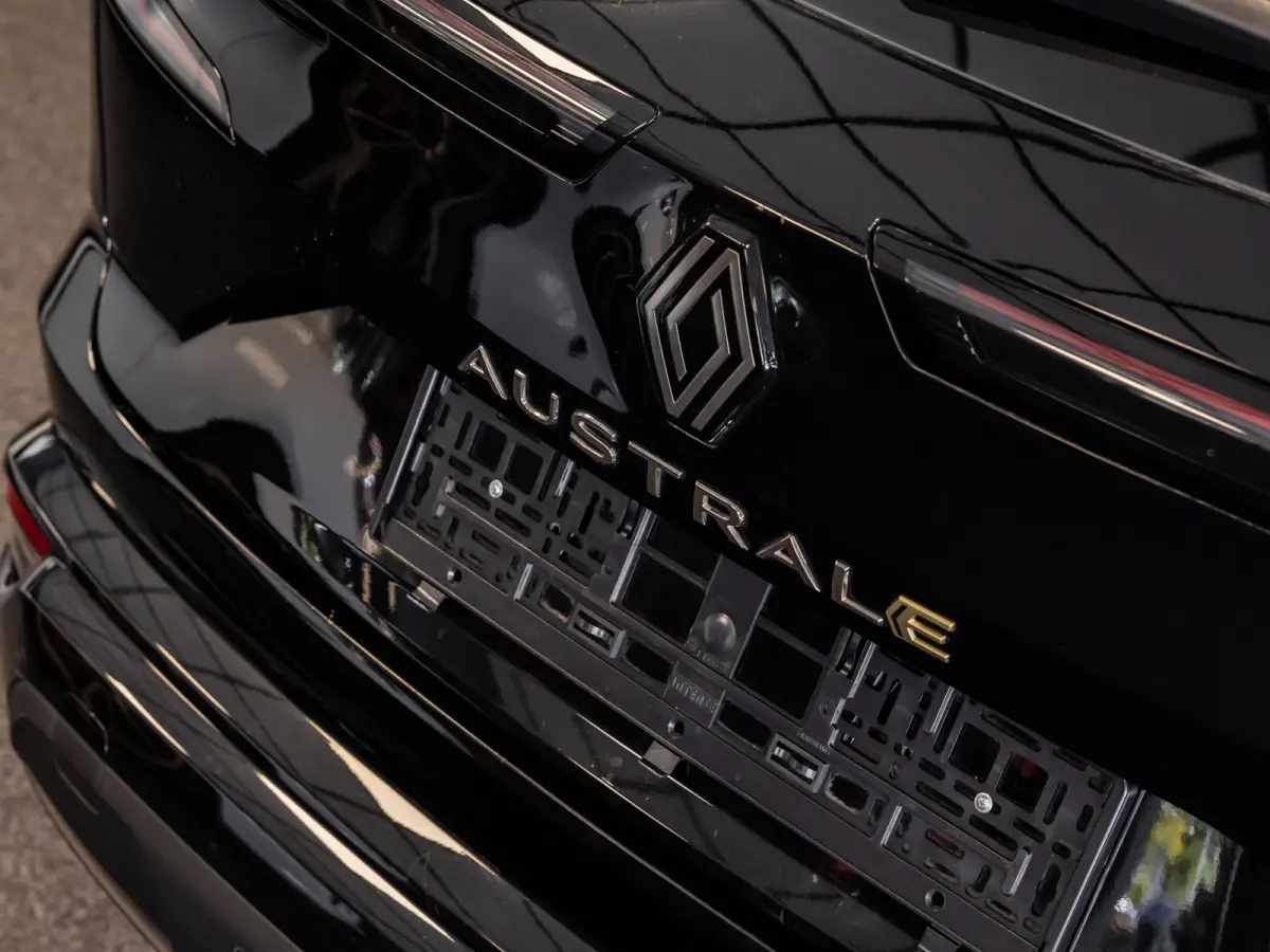 1.2 E-Tech full hybrid 200 evolution l SoH 96% l AUT. l Parkeer cam.l 1ste eig.l BTW Auto l Als Nieuw