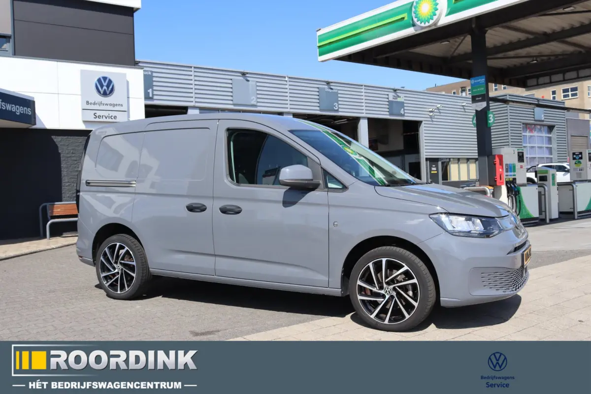 2.0 TDI 122 pk Style, bumpers in kleur, PDC, cruise etc.