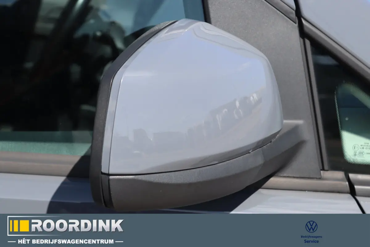 2.0 TDI 122 pk Style, bumpers in kleur, PDC, cruise etc.