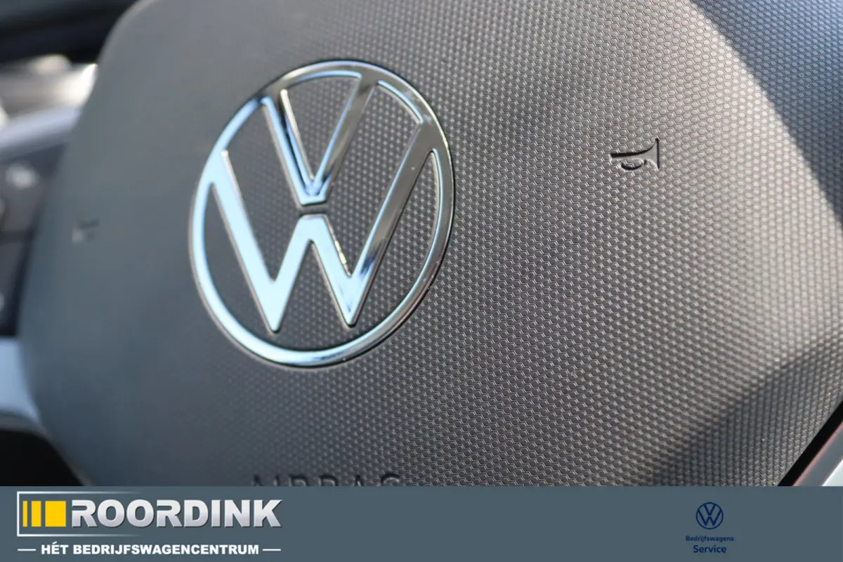 2.0 TDI 122 pk Style, bumpers in kleur, PDC, cruise etc.