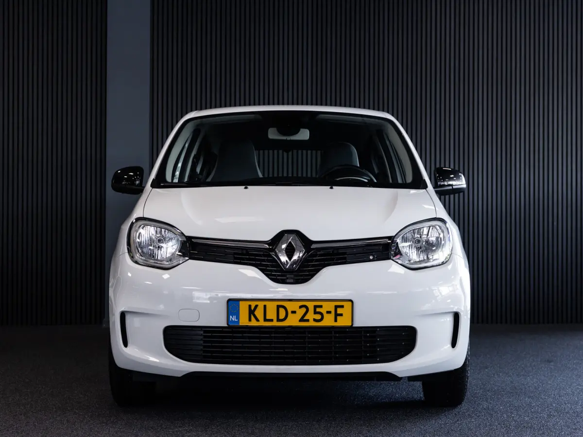 Z.E. R80 E-Tech Equilibre 22 kWh l SoH 96% l BTW auto l CARPLAY l 1ste eig.l Dealer onderhouden l ALS NIEUW