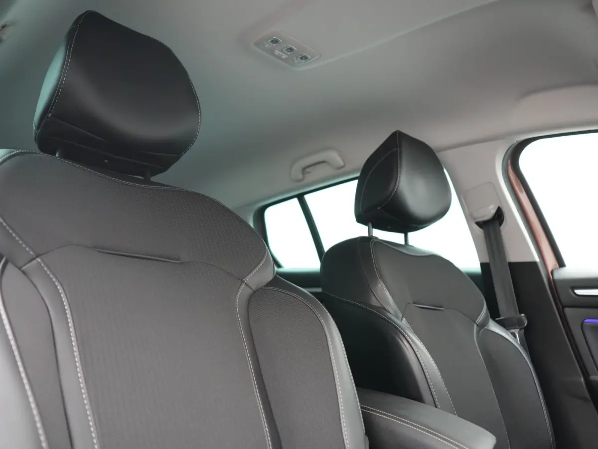 1.3 TCe Intens 141pk | Trekhaak | Keyless Entry | Sfeerverlichting | LED Koplampen | Cruise Control | Navigatie | DAB | Lane Assist | Climate Control |