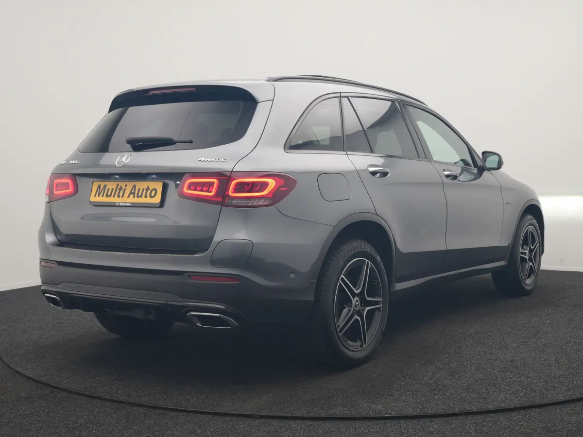 4MATIC Business Solution AMG PHEV 313pk Dealer O.H. | Trekhaak Af Fabriek | Panodak | Multi Beam LED | Alcantara Sportstoelen Verwarmd | Blis | Camera | Keyless | Sfeerverlichting | Apple Ca
