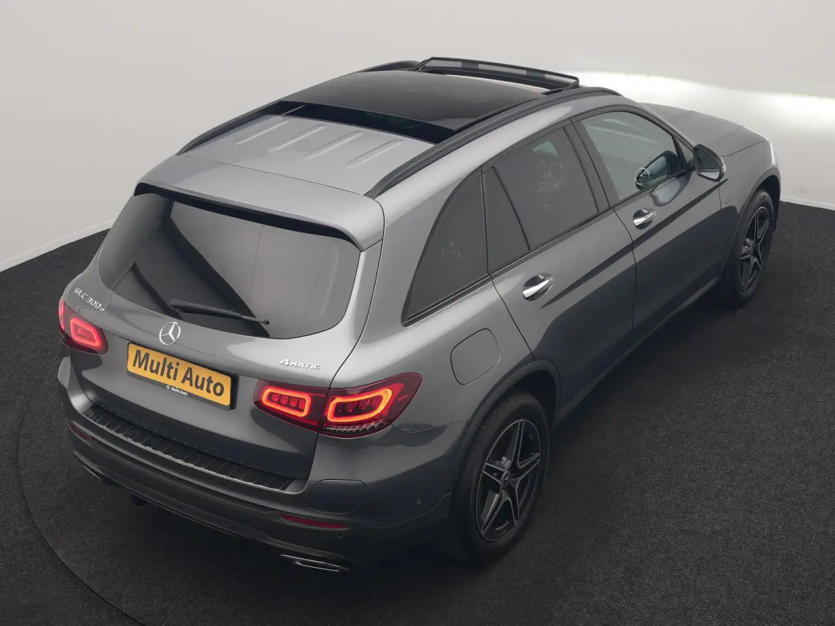 4MATIC Business Solution AMG PHEV 313pk Dealer O.H. | Trekhaak Af Fabriek | Panodak | Multi Beam LED | Alcantara Sportstoelen Verwarmd | Blis | Camera | Keyless | Sfeerverlichting | Apple Ca
