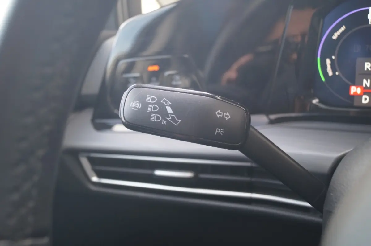 1.4 eHybrid PHEV Style Business -LEER-NAVI-ECC-LED-PDC-