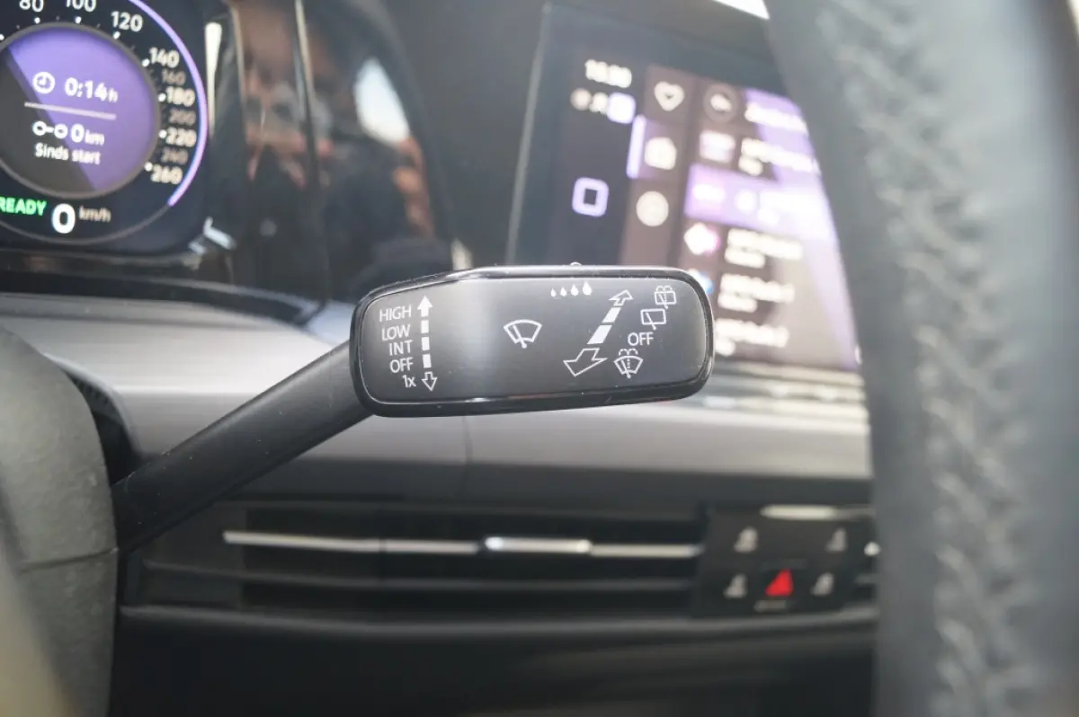 1.4 eHybrid PHEV Style Business -LEER-NAVI-ECC-LED-PDC-