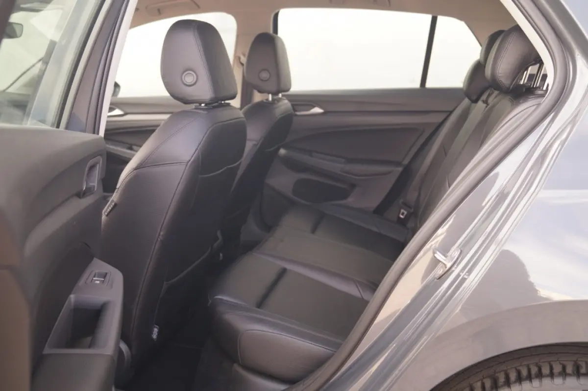 1.4 eHybrid PHEV Style Business -LEER-NAVI-ECC-LED-PDC-