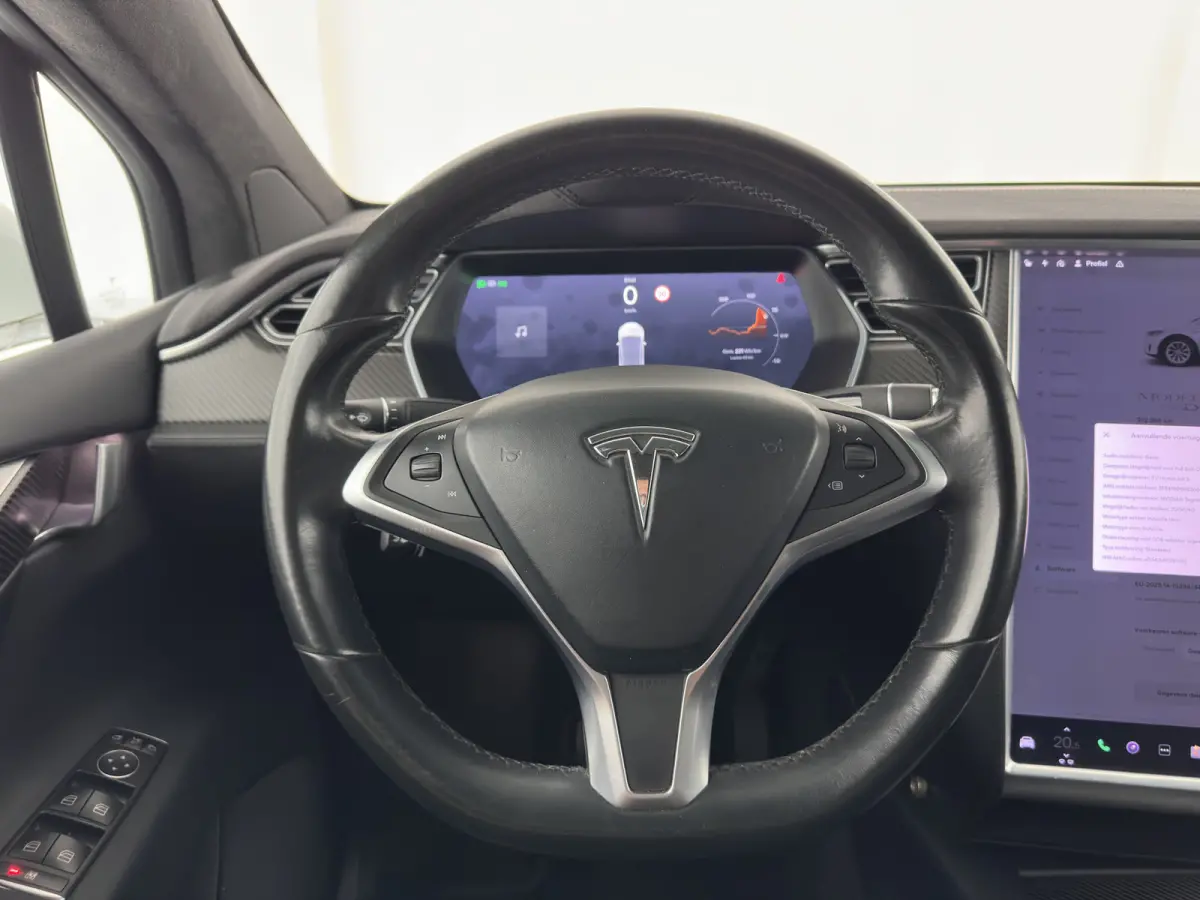 90D Base [3-Fase-17kW] {SoH-87%} (INCL-BTW) Aut. *PANO-WINDOW | AUTOPILOT | LEATHER | NAVI-FULLMAP | FULL-LED | AIRSUSPENSION | DIGI-COCKPIT | CCS-FASTLOADER | KEYLESS | DAB+ | HEATED-SPORTS