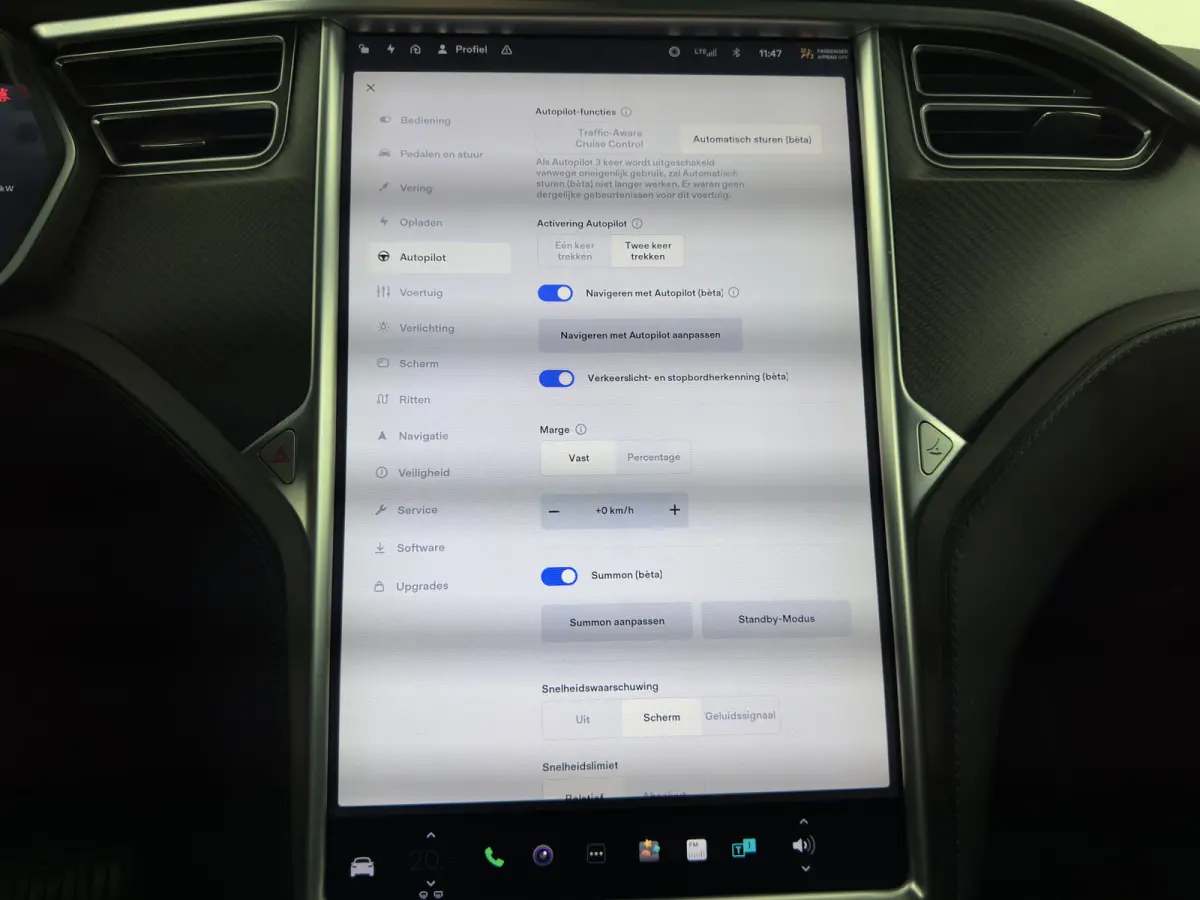 90D Base [3-Fase-17kW] {SoH-87%} (INCL-BTW) Aut. *PANO-WINDOW | AUTOPILOT | LEATHER | NAVI-FULLMAP | FULL-LED | AIRSUSPENSION | DIGI-COCKPIT | CCS-FASTLOADER | KEYLESS | DAB+ | HEATED-SPORTS