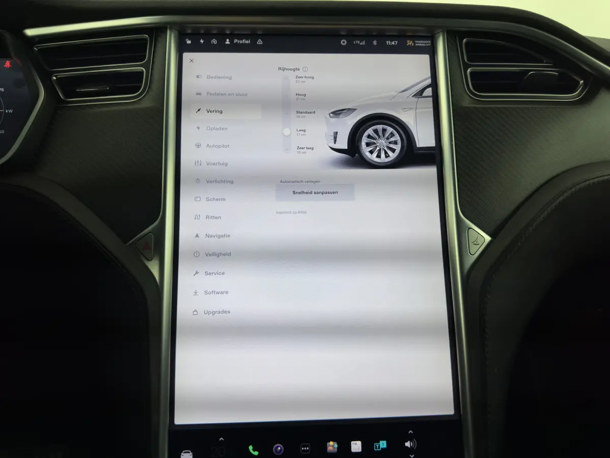 90D Base [3-Fase-17kW] {SoH-87%} (INCL-BTW) Aut. *PANO-WINDOW | AUTOPILOT | LEATHER | NAVI-FULLMAP | FULL-LED | AIRSUSPENSION | DIGI-COCKPIT | CCS-FASTLOADER | KEYLESS | DAB+ | HEATED-SPORTS