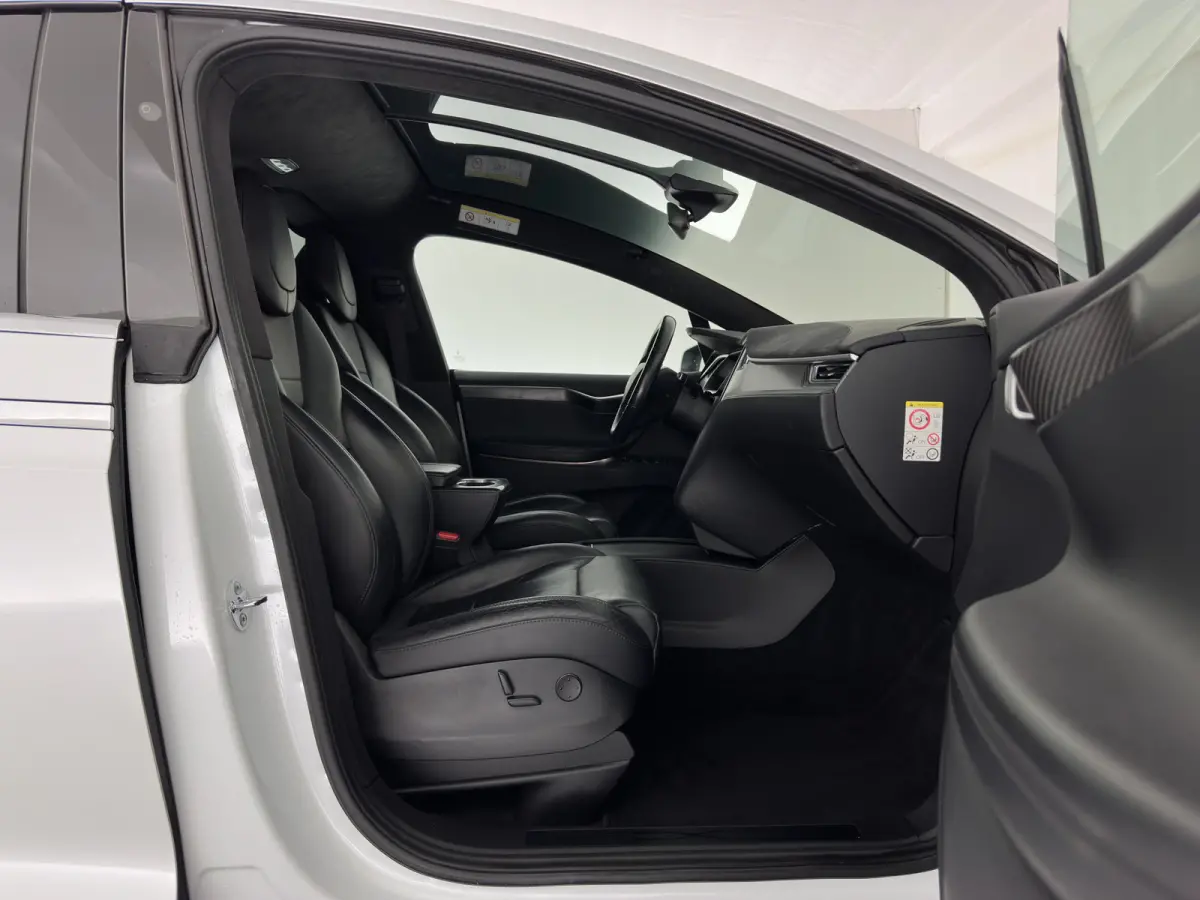 90D Base [3-Fase-17kW] {SoH-87%} (INCL-BTW) Aut. *PANO-WINDOW | AUTOPILOT | LEATHER | NAVI-FULLMAP | FULL-LED | AIRSUSPENSION | DIGI-COCKPIT | CCS-FASTLOADER | KEYLESS | DAB+ | HEATED-SPORTS