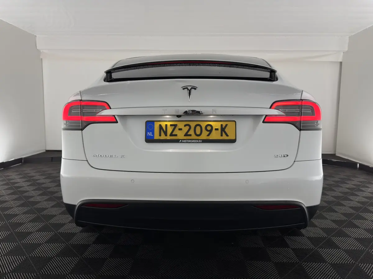 90D Base [3-Fase-17kW] {SoH-87%} (INCL-BTW) Aut. *PANO-WINDOW | AUTOPILOT | LEATHER | NAVI-FULLMAP | FULL-LED | AIRSUSPENSION | DIGI-COCKPIT | CCS-FASTLOADER | KEYLESS | DAB+ | HEATED-SPORTS
