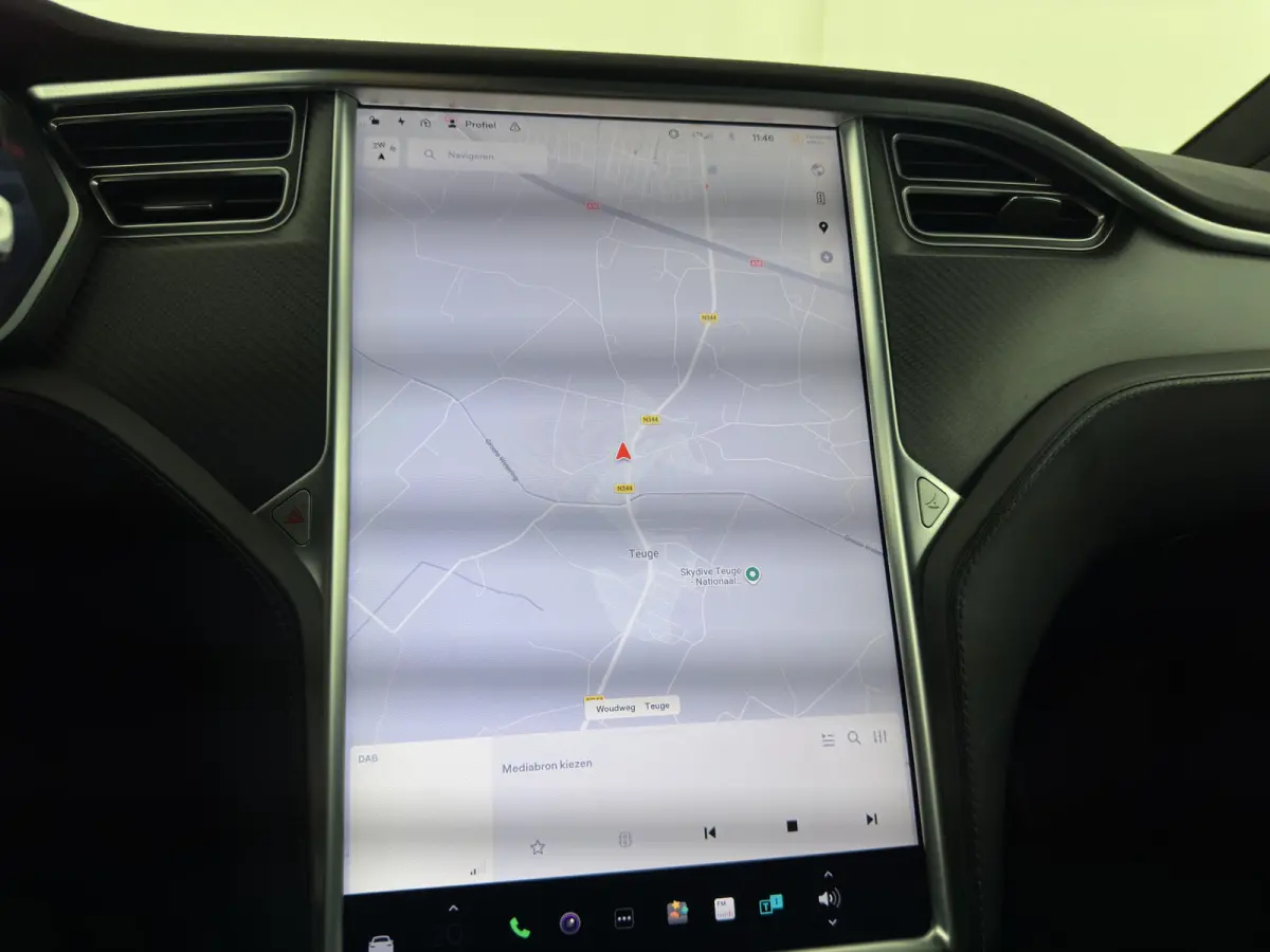 90D Base [3-Fase-17kW] {SoH-87%} (INCL-BTW) Aut. *PANO-WINDOW | AUTOPILOT | LEATHER | NAVI-FULLMAP | FULL-LED | AIRSUSPENSION | DIGI-COCKPIT | CCS-FASTLOADER | KEYLESS | DAB+ | HEATED-SPORTS