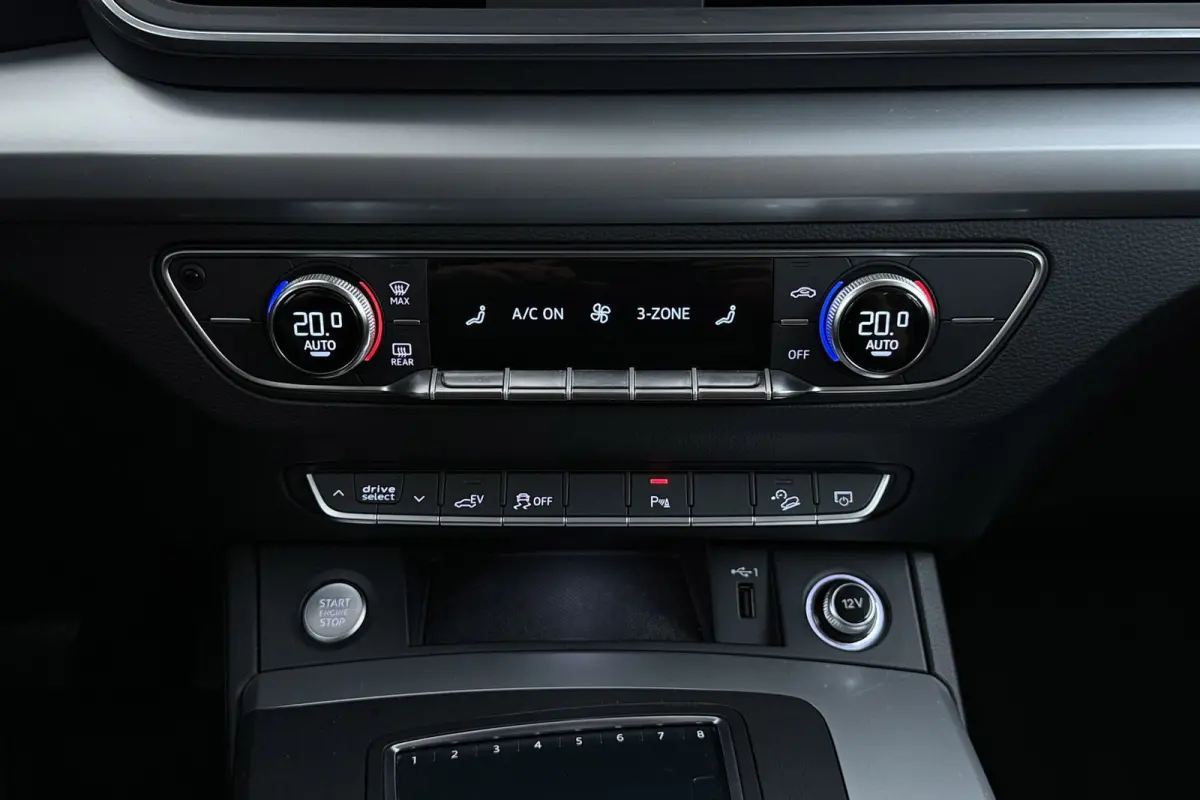 55 TFSI e quattro Competition | Luchtvering | Trekhaak | Bang & Olufsen | CarPlay | Camera | Head-Up | Digital Cockpit |