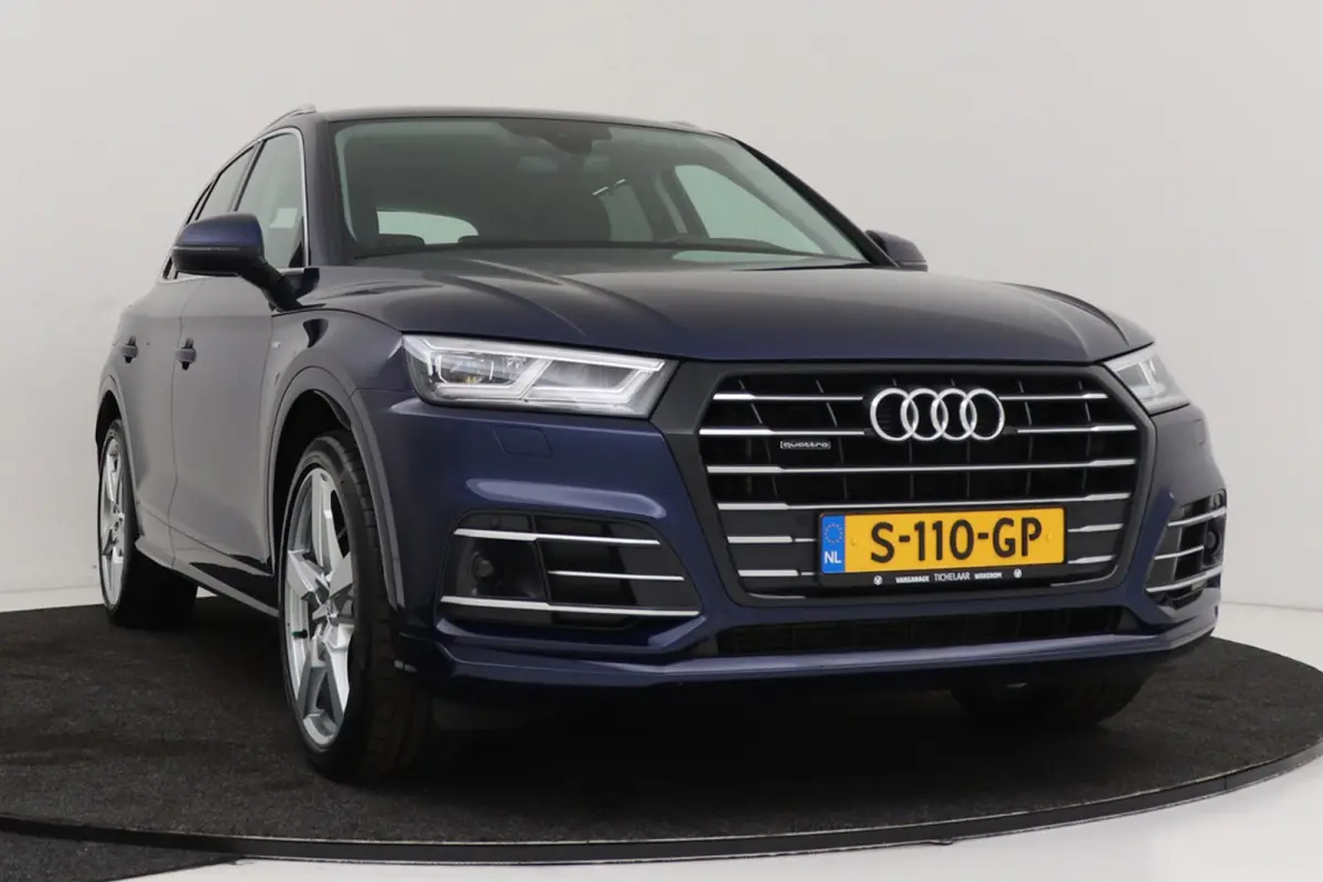 55 TFSI e quattro Competition | Luchtvering | Trekhaak | Bang & Olufsen | CarPlay | Camera | Head-Up | Digital Cockpit |