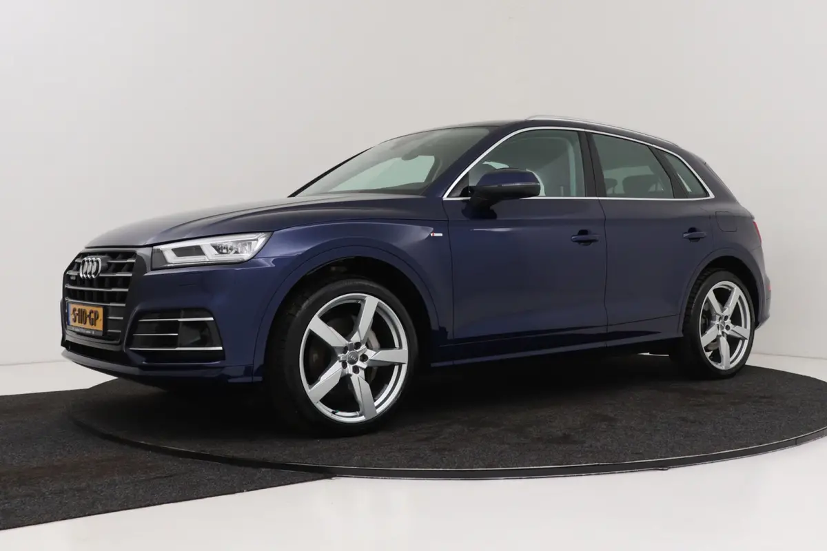 55 TFSI e quattro Competition | Luchtvering | Trekhaak | Bang & Olufsen | CarPlay | Camera | Head-Up | Digital Cockpit |