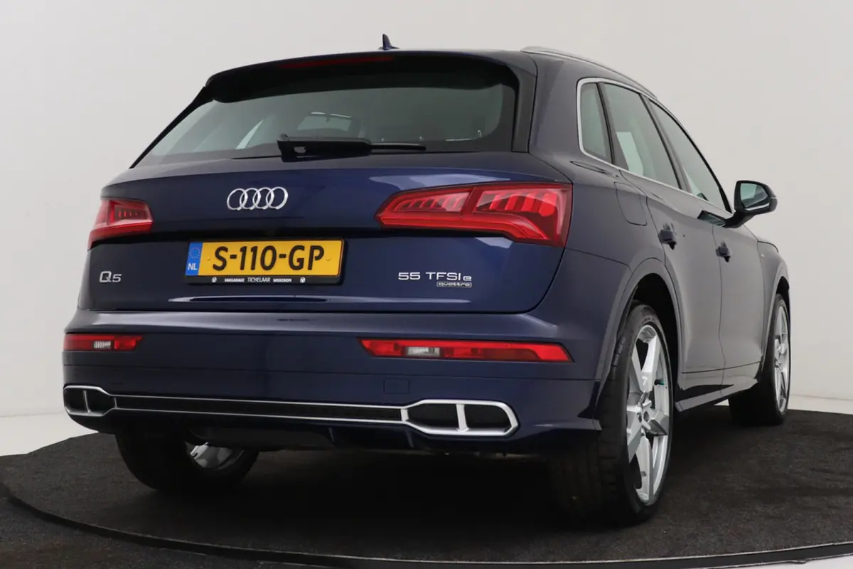 55 TFSI e quattro Competition | Luchtvering | Trekhaak | Bang & Olufsen | CarPlay | Camera | Head-Up | Digital Cockpit |
