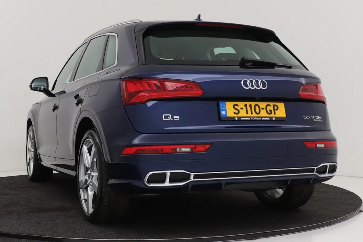 55 TFSI e quattro Competition | Luchtvering | Trekhaak | Bang & Olufsen | CarPlay | Camera | Head-Up | Digital Cockpit |