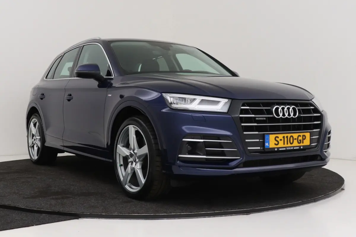 55 TFSI e quattro Competition | Luchtvering | Trekhaak | Bang & Olufsen | CarPlay | Camera | Head-Up | Digital Cockpit |
